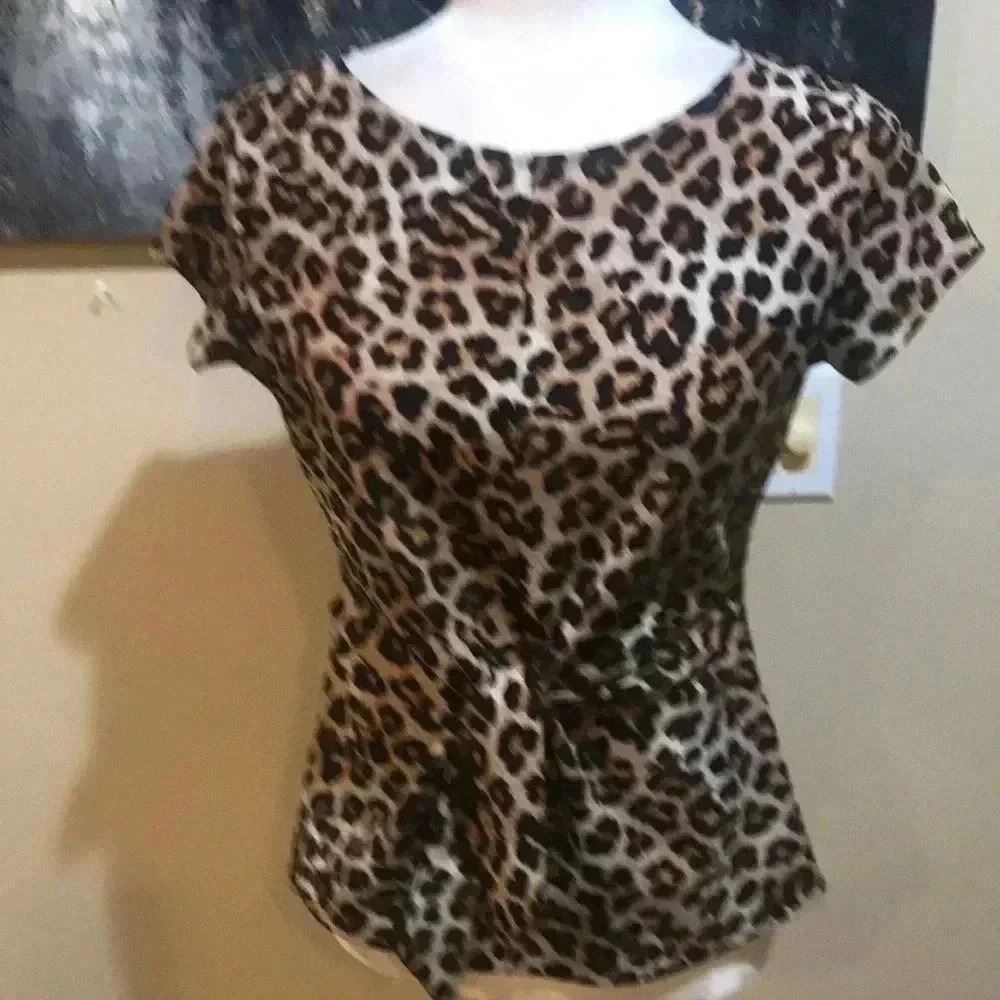 Ann Taylor Animal Print Short Sleeved Figure Flattering Waist Tie Front Top-S